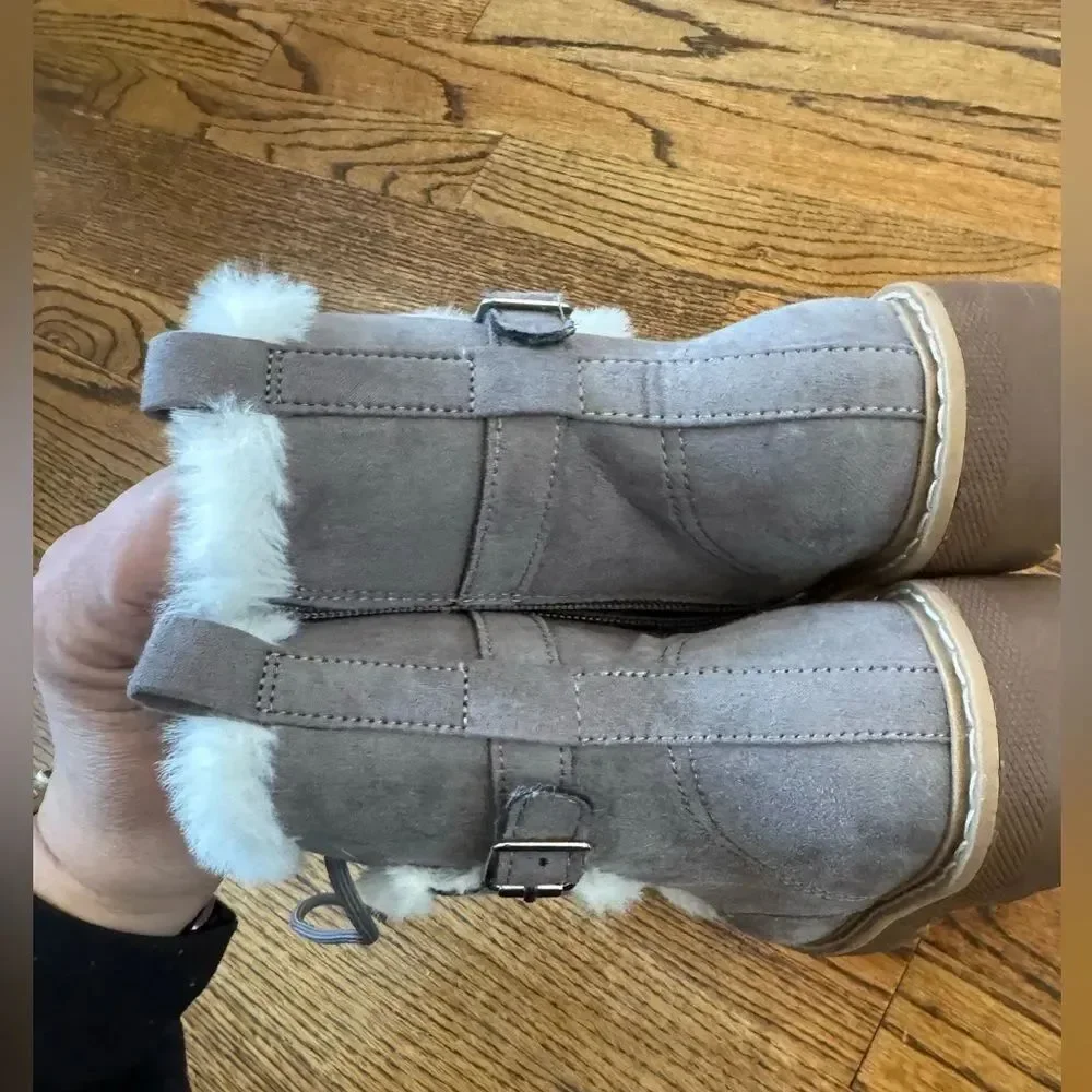 WONDER NATION Gray White Faux Fur Rhinestone Sparkle Gem Boots 1